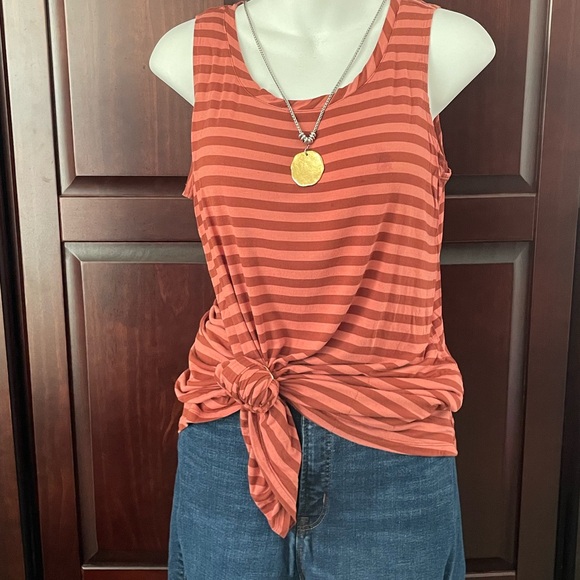 Striped Tunic Tank Top - Picture 3 of 8
